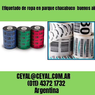 Etiquetado de ropa en parque chacabuco  buenos aires