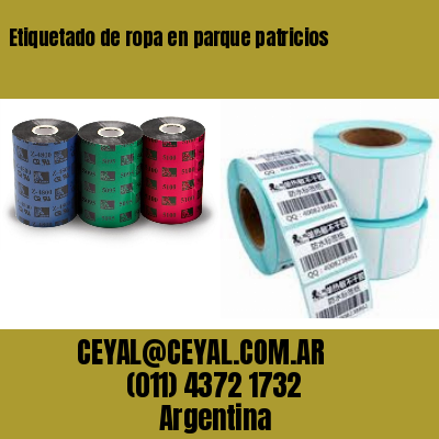 Etiquetado de ropa en parque patricios