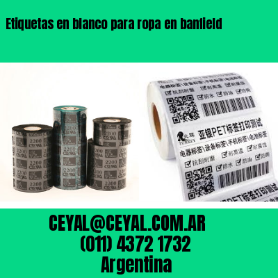 Etiquetas en blanco para ropa en banfield
