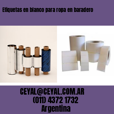 Etiquetas en blanco para ropa en baradero