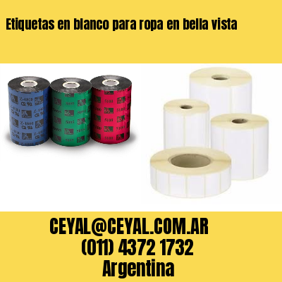 Etiquetas en blanco para ropa en bella vista