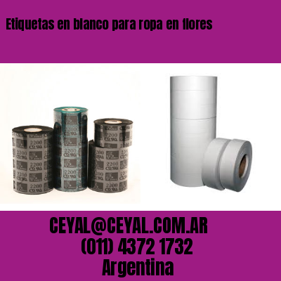 Etiquetas en blanco para ropa en flores
