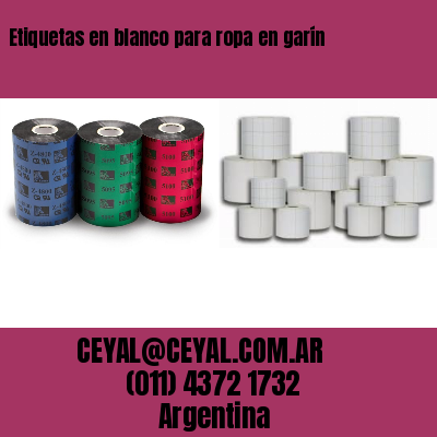 Etiquetas en blanco para ropa en garín