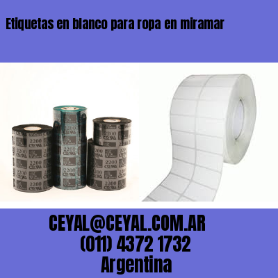 Etiquetas en blanco para ropa en miramar