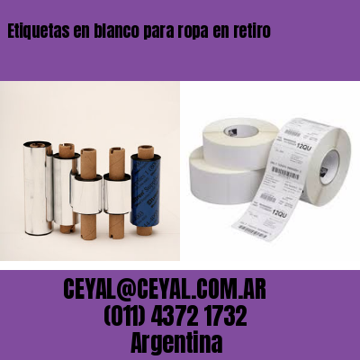 Etiquetas en blanco para ropa en retiro